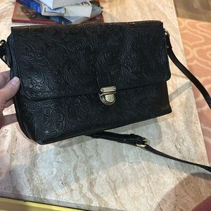 Sorpresa! Embossed Genuine Leather Handbag